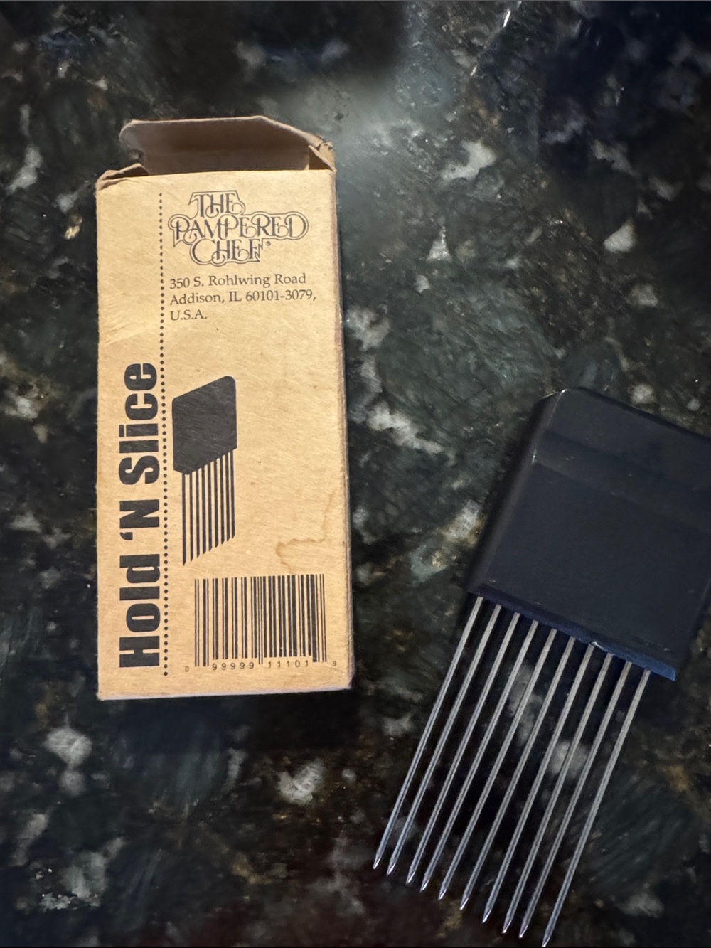 The Pampered Chef Hold 'N Slice New in box